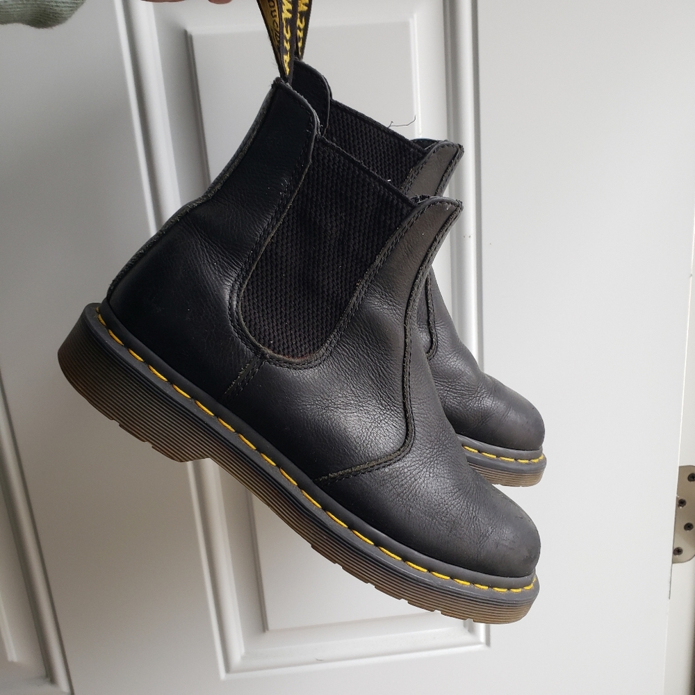 Dr. Martens Chelsea Boot Women's 8 Men's 7 Black Leather Ankle Boot - Copy